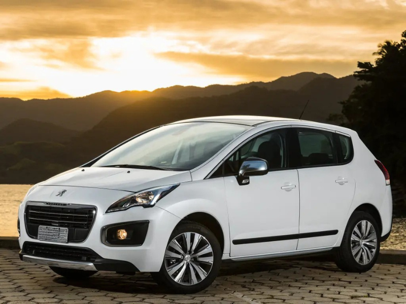 Peugeot 3008 with camping kit