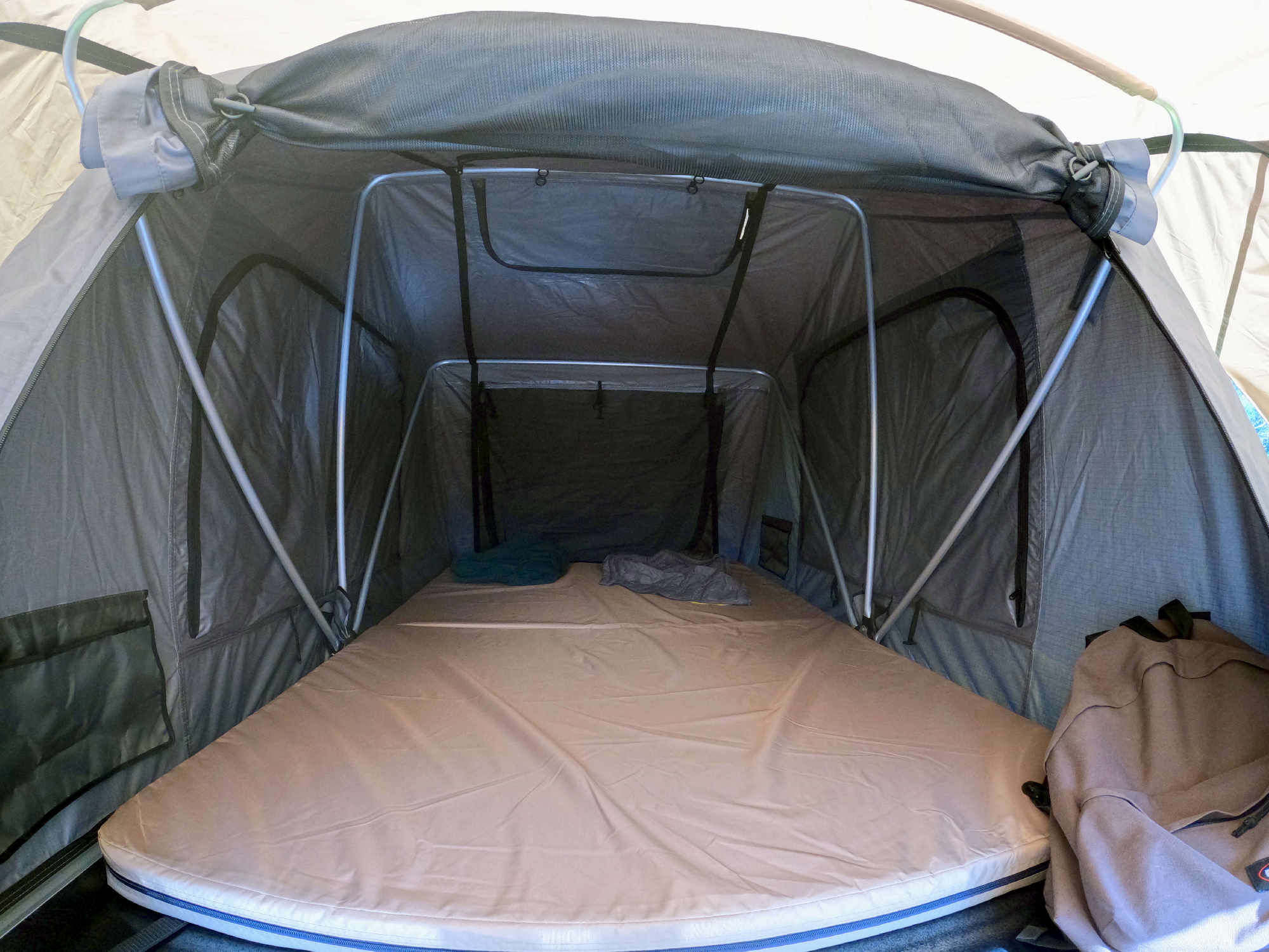 Roof-top tent: sleeping space with mattress
